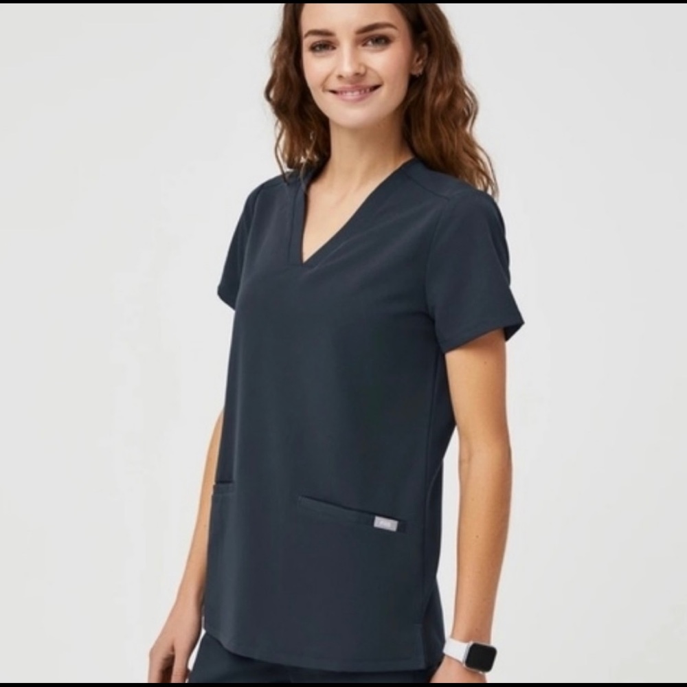 Dark Harbor, 3 pocket, Figs scrub top